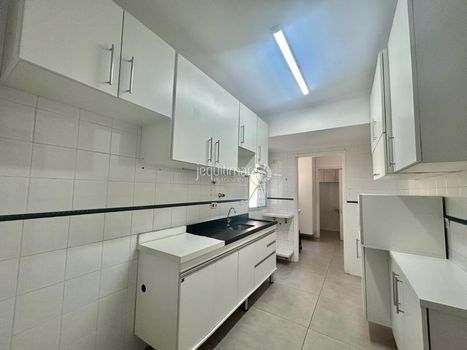 Foto 2 do(a) Apartamento de 3 quartos à venda em Jardim Las Palmas, Guarujá
