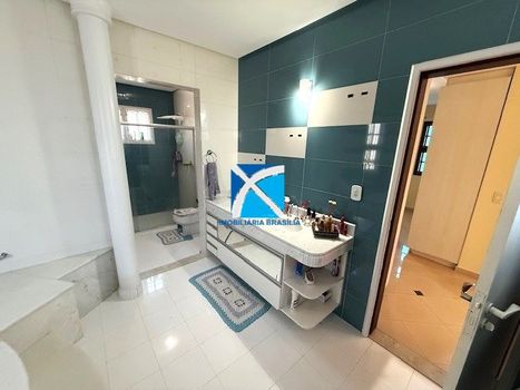 Foto 18 do(a) Casa em Condomínio de 5 quartos à venda em Park Way, Brasília