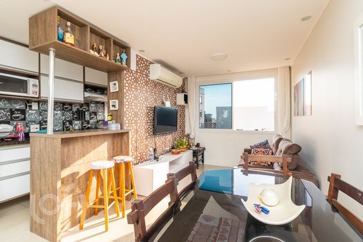 Foto 2 do(a) Apartamento de 3 quartos à venda em Santo Antônio, Porto Alegre