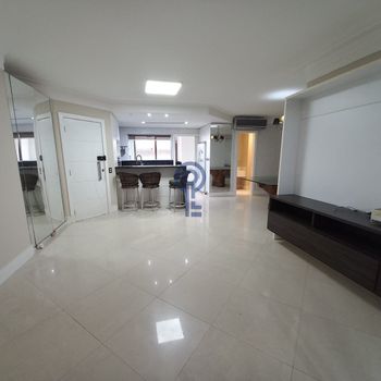 Foto 7 do(a) Apartamento de 3 quartos para alugar em Centro, Florianópolis