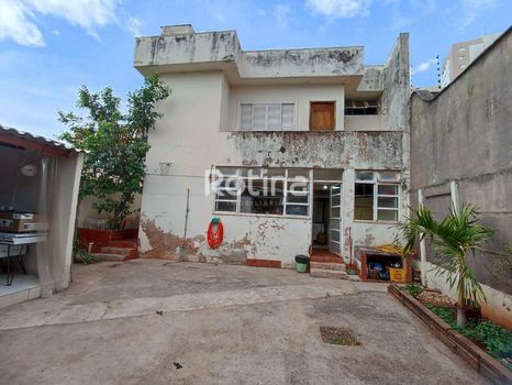 Foto 13 do(a) Apartamento de 6 quartos à venda em Centro, Uberlândia