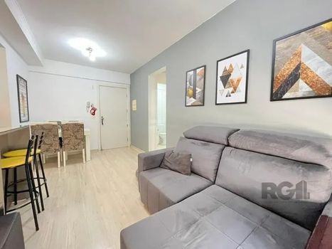Foto 2 do(a) Apartamento de 2 quartos à venda em Santo Antônio, Porto Alegre