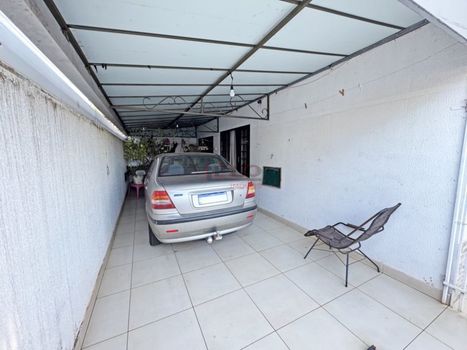 Foto 2 do(a) Casa de 4 quartos à venda em Jardim Alvorada, Maringá