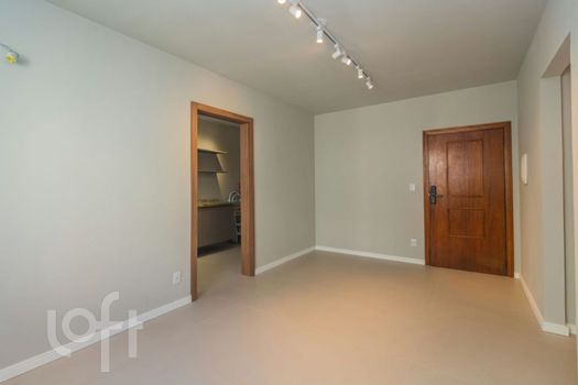 Foto 4 do(a) Apartamento de 2 quartos à venda em Vila Ipiranga, Porto Alegre