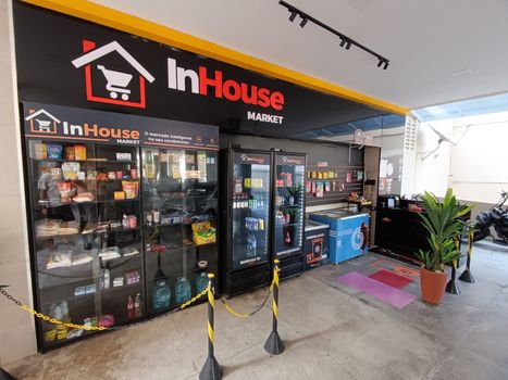 Foto 3 do(a) Apartamento de 3 quartos à venda em Farias Brito, Fortaleza