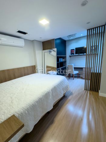 Foto 34 do(a) Casa em Condomínio de 4 quartos à venda em Vila Conceição, Porto Alegre