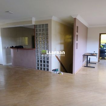 Foto 1 do(a) Casa de 4 quartos à venda em Parque Monte Alegre, Taboão da Serra