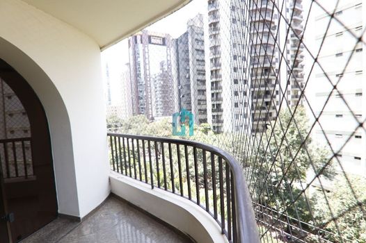 Foto 4 do(a) Apartamento de 4 quartos para alugar em Indianópolis, São Paulo