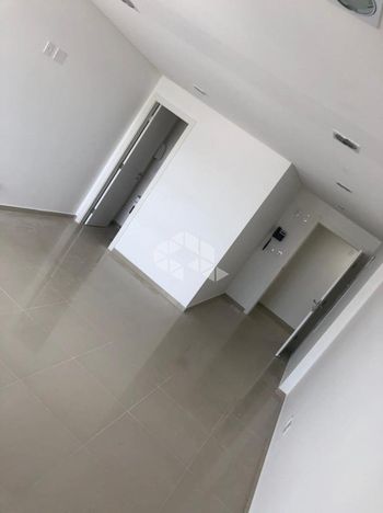 Foto 4 do(a) Sala / Conjunto Comercial false à venda em Estreito, Florianópolis