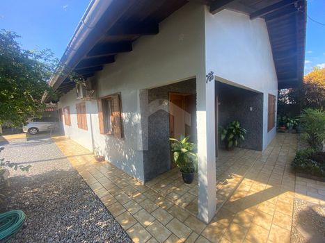 Foto 1 do(a) Casa de 5 quartos à venda em Vila Baependi, Jaraguá do Sul