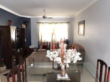 Foto 2 do(a) Casa de 3 quartos à venda em São Pedro, Londrina