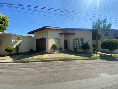Foto 1 do(a) Casa em Condomínio de 3 quartos à venda em Dois Córregos, Piracicaba