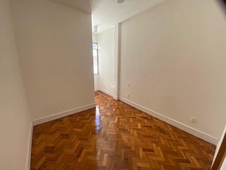 Foto 10 do(a) Apartamento de 2 quartos à venda em Copacabana, Rio de Janeiro