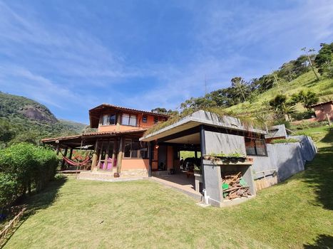 Foto 2 do(a) Casa em Condomínio de 4 quartos à venda em Samambaia, Petrópolis