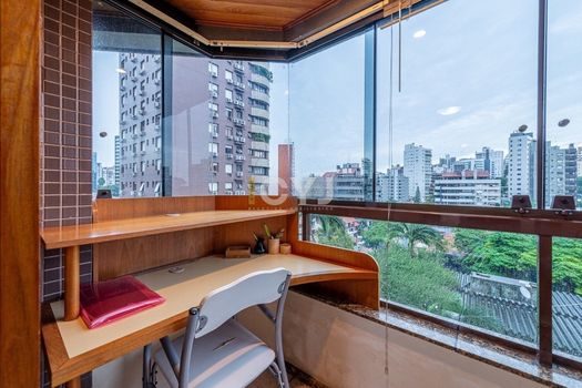Foto 4 do(a) Apartamento de 3 quartos à venda em Petrópolis, Porto Alegre