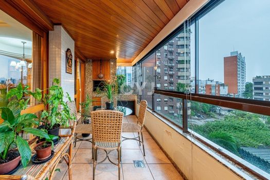 Foto 3 do(a) Apartamento de 3 quartos à venda em Petrópolis, Porto Alegre