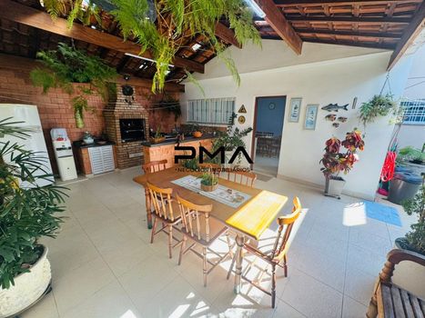 Foto 3 do(a) Casa de 4 quartos à venda em Jardim da Glória, São Paulo