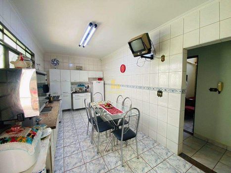 Foto 5 do(a) Casa de 3 quartos à venda em Vila Virgínia, Ribeirão Preto
