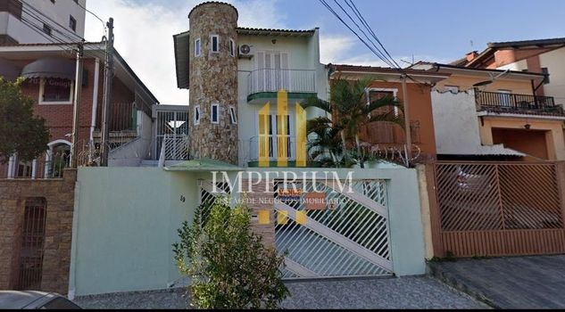 Foto 1 do(a) Casa de 4 quartos à venda em Vila Maria Alta, São Paulo