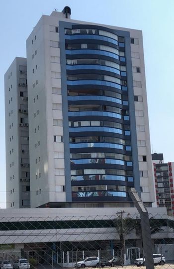 Foto 1 do(a) Apartamento de 4 quartos à venda em Kobrasol, São José