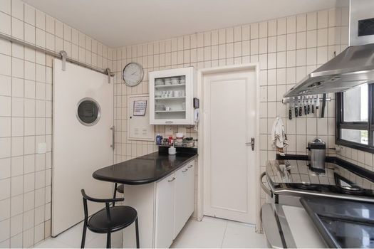 Foto 3 do(a) Cobertura de 3 quartos à venda em Jardim das Acácias, São Paulo