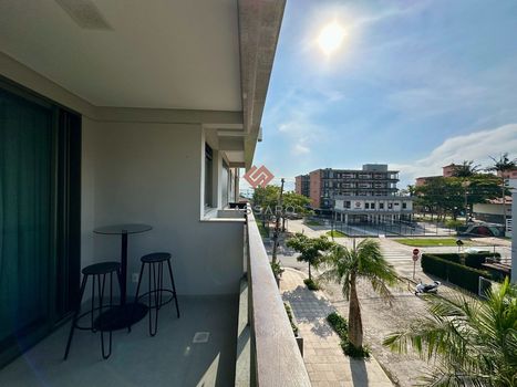 Foto 4 do(a) Apartamento de 3 quartos à venda em Jurerê, Florianópolis