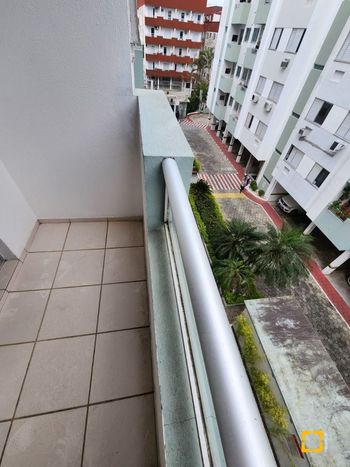 Foto 3 do(a) Apartamento de 3 quartos à venda em Carvoeira, Florianópolis