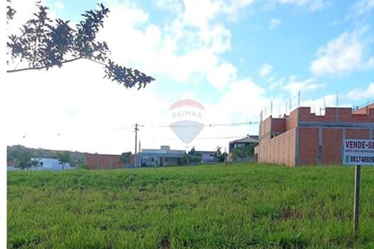 Foto 6 do(a) Terreno false à venda em null, Salto de Pirapora