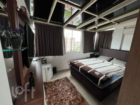 Foto 17 do(a) Apartamento de 5 quartos à venda em Petrópolis, Porto Alegre