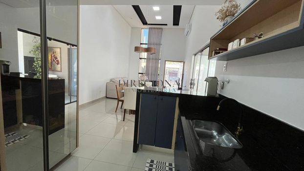 Foto 4 do(a) Casa de 3 quartos à venda em Monte Carlo, Londrina