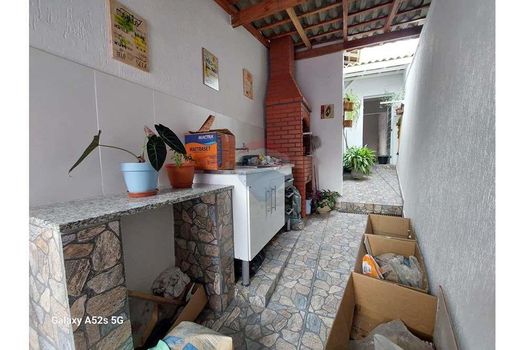 Foto 5 do(a) Casa de 2 quartos à venda em Jardim Carlos Gomes, Jundiaí
