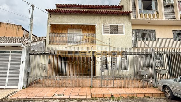 Foto 1 do(a) Casa de 4 quartos à venda em Guará II, Brasília