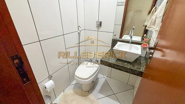Foto 4 do(a) Casa de 4 quartos à venda em Guará II, Brasília