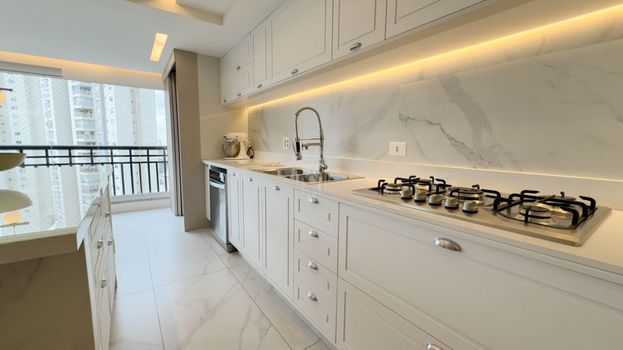 Foto 14 do(a) Apartamento de 4 quartos à venda em Vila Andrade, São Paulo