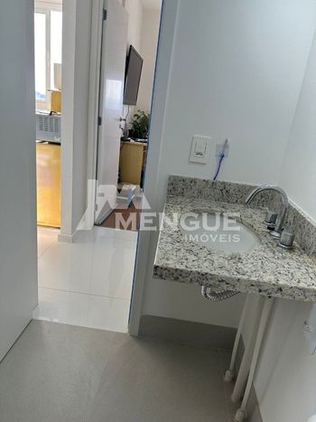 Foto 12 do(a) Apartamento de 2 quartos à venda em Passo da Areia, Porto Alegre