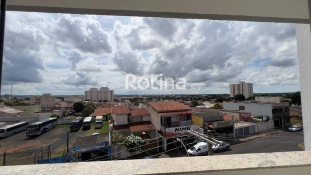 Foto 2 do(a) Apartamento de 3 quartos à venda em Presidente Roosevelt, Uberlândia