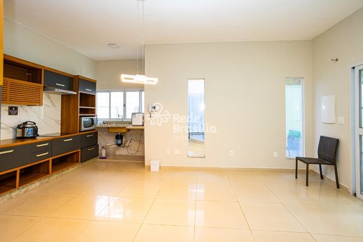 Foto 2 do(a) Casa em Condomínio de 3 quartos à venda em Guará I, Brasília