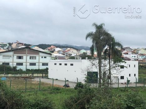 Foto 1 do(a) Galpão / Depósito / Armazém / Pavilhão false à venda em Forquilhas, São José