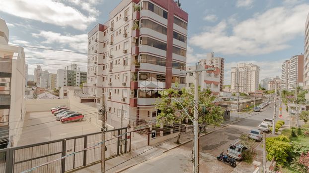 Foto 3 do(a) Apartamento de 3 quartos à venda em Boa Vista, Porto Alegre