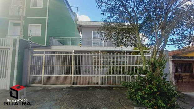Foto 1 do(a) Casa de 3 quartos à venda em Vila Tibiriçá, Santo André