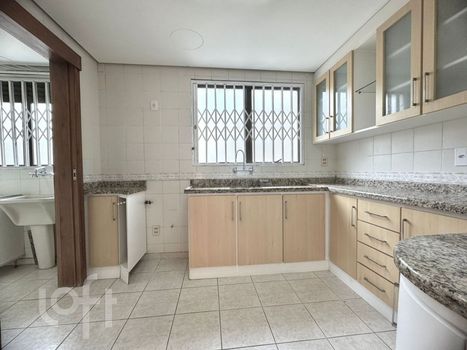 Foto 10 do(a) Apartamento de 3 quartos à venda em Petrópolis, Porto Alegre