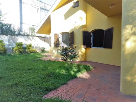Foto 4 do(a) Casa de 4 quartos à venda em Jardim Leonor, São Paulo