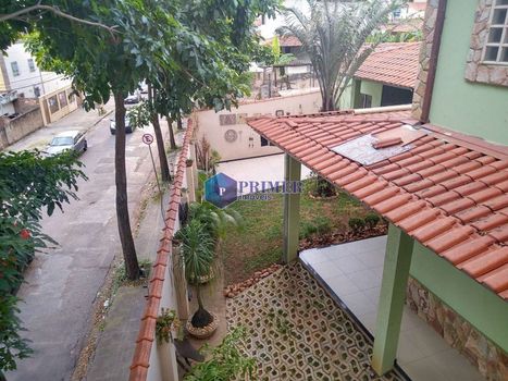 Foto 3 do(a) Casa de 4 quartos à venda em Santa Mônica, Belo Horizonte
