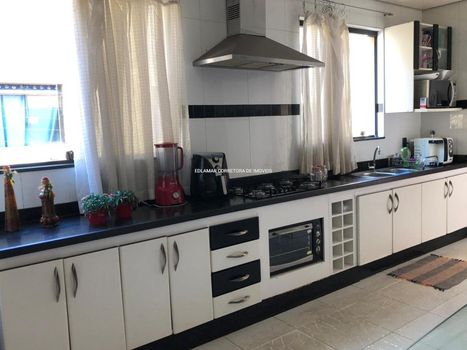 Foto 3 do(a) Casa em Condomínio de 4 quartos à venda em Jardim Riacho das Pedras, Contagem