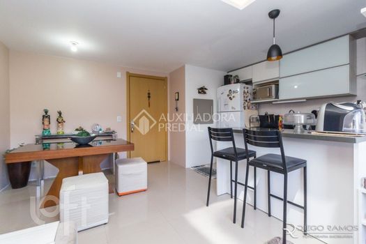 Foto 4 do(a) Apartamento de 2 quartos à venda em Teresópolis, Porto Alegre