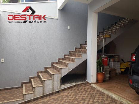 Foto 3 do(a) Casa de 3 quartos à venda em Vila Galvão, Jundiaí