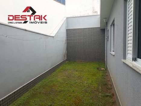 Foto 12 do(a) Casa de 3 quartos à venda em Vila Galvão, Jundiaí