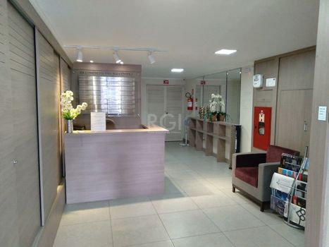 Foto 2 do(a) Sala / Conjunto Comercial false à venda em Passo da Areia, Porto Alegre