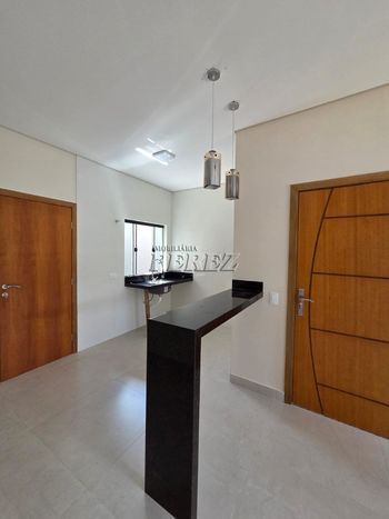 Foto 4 do(a) Casa de 3 quartos à venda em Ernani Moura Lima, Londrina