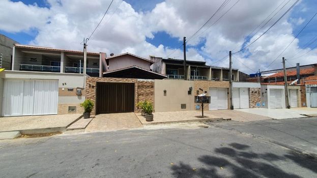 Foto 2 do(a) Casa de 4 quartos à venda em Mondubim, Fortaleza
